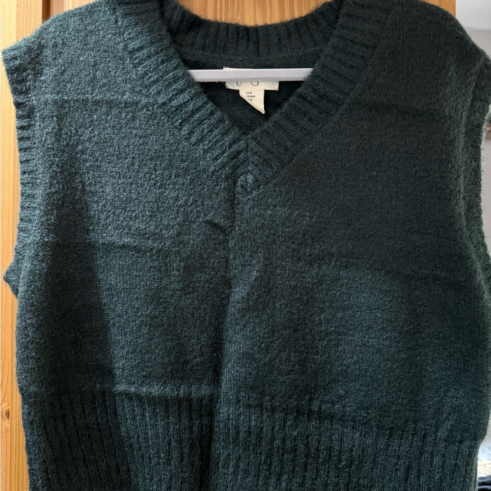 Jessica Simpson Women's V-Neck Sweater in Dark Green